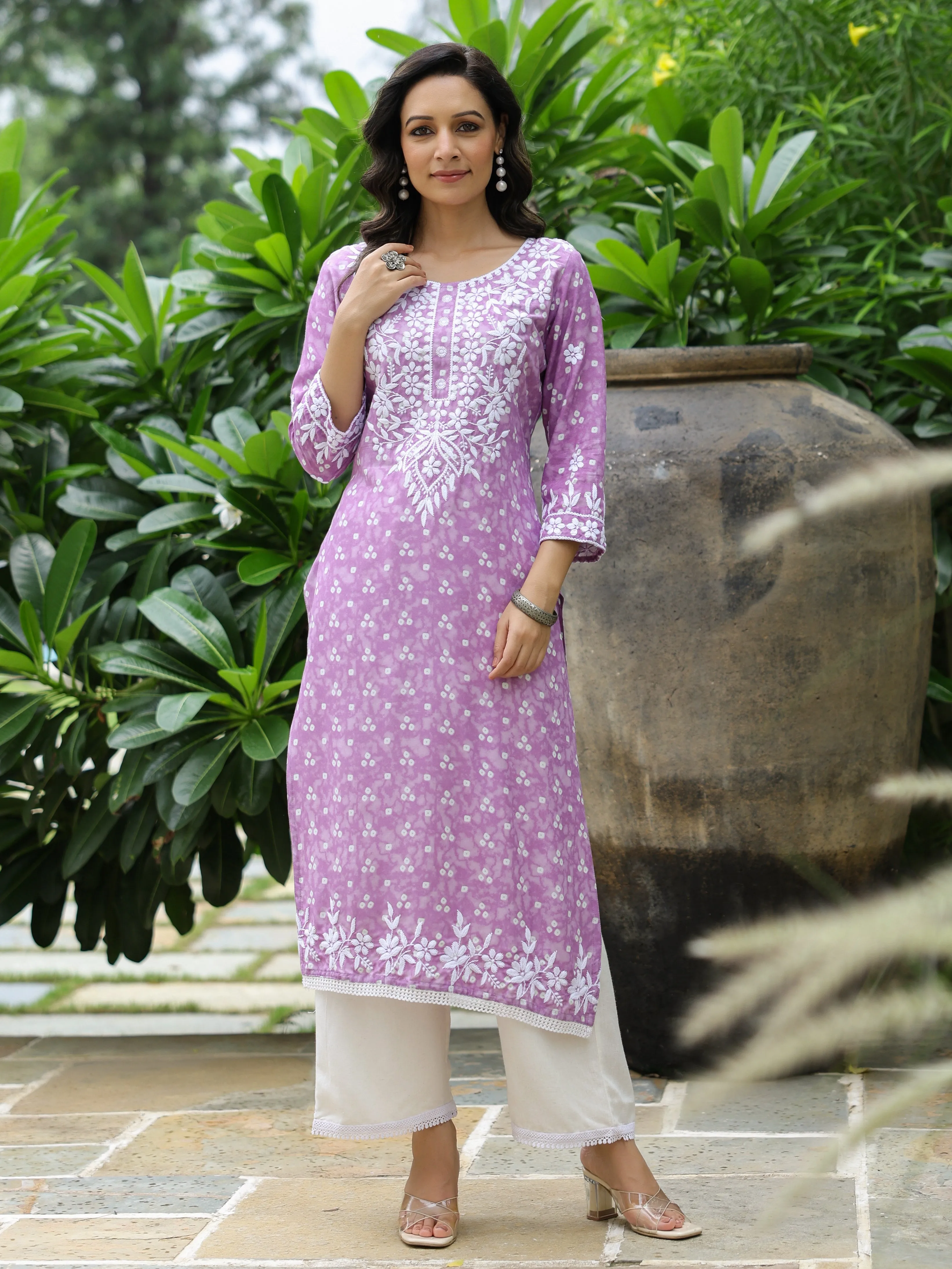 Bandhani Printed & Chikankari Embroidered Straight Fit Kurta - Lavender