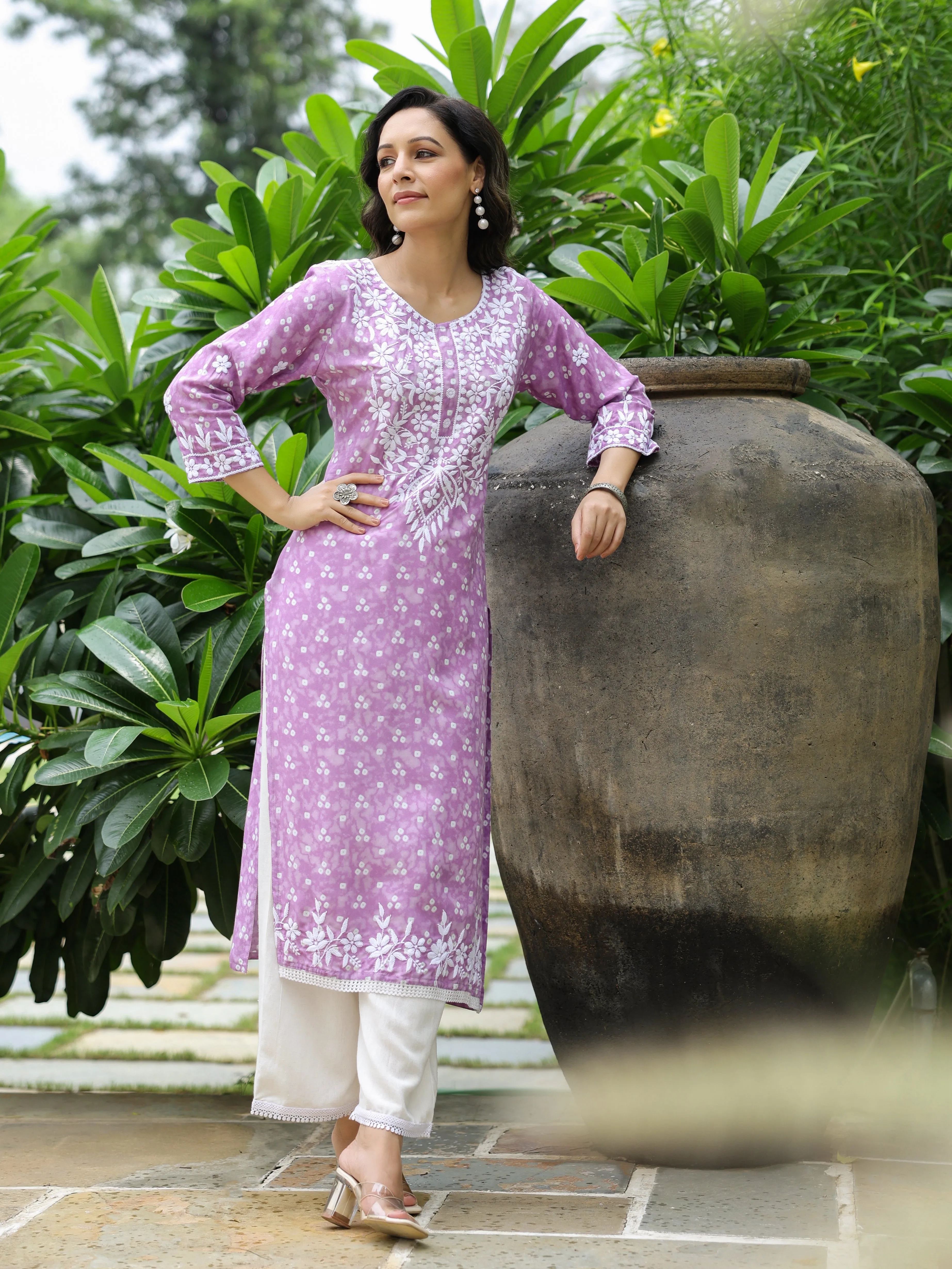 Bandhani Printed & Chikankari Embroidered Straight Fit Kurta - Lavender