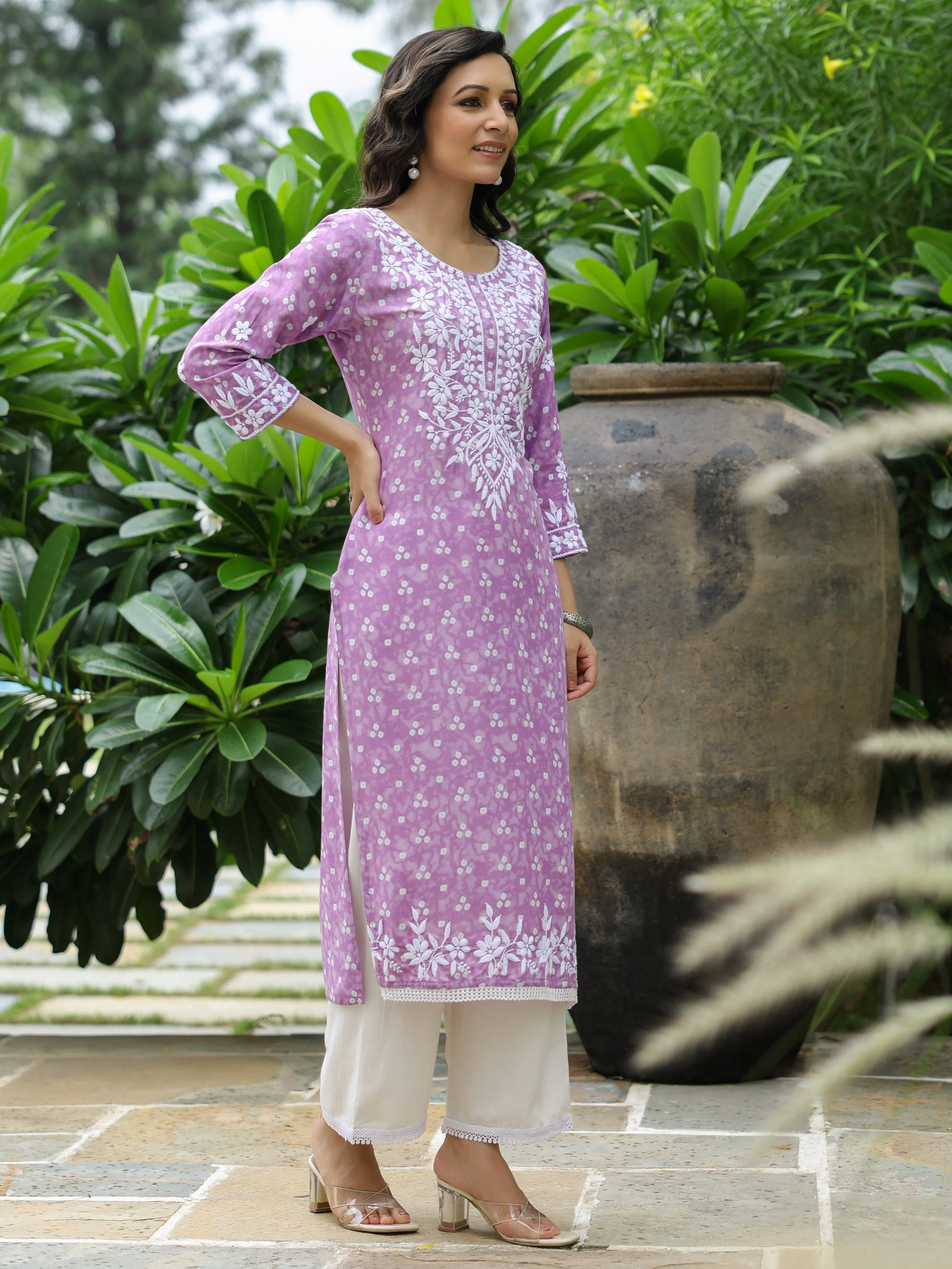 Bandhani Printed & Chikankari Embroidered Straight Fit Kurta - Lavender