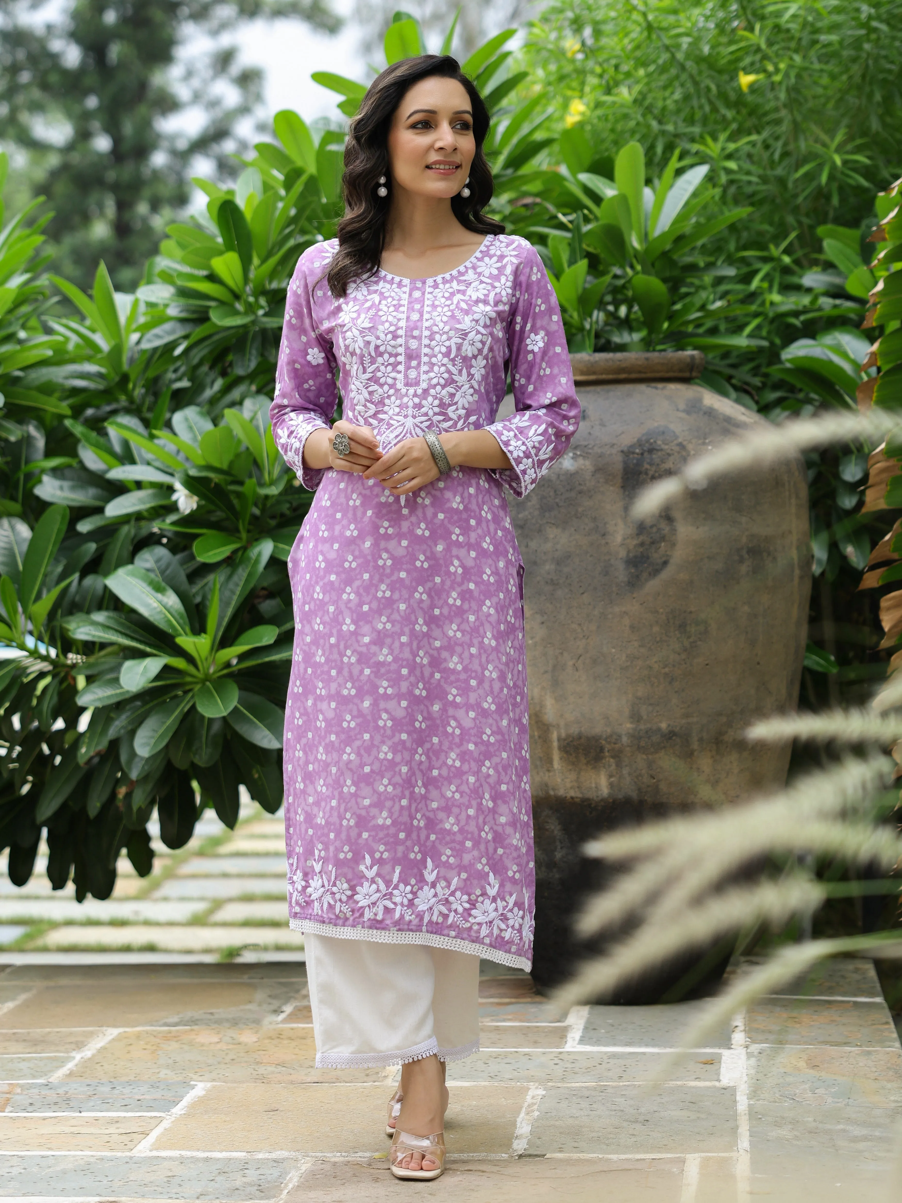 Bandhani Printed & Chikankari Embroidered Straight Fit Kurta - Lavender