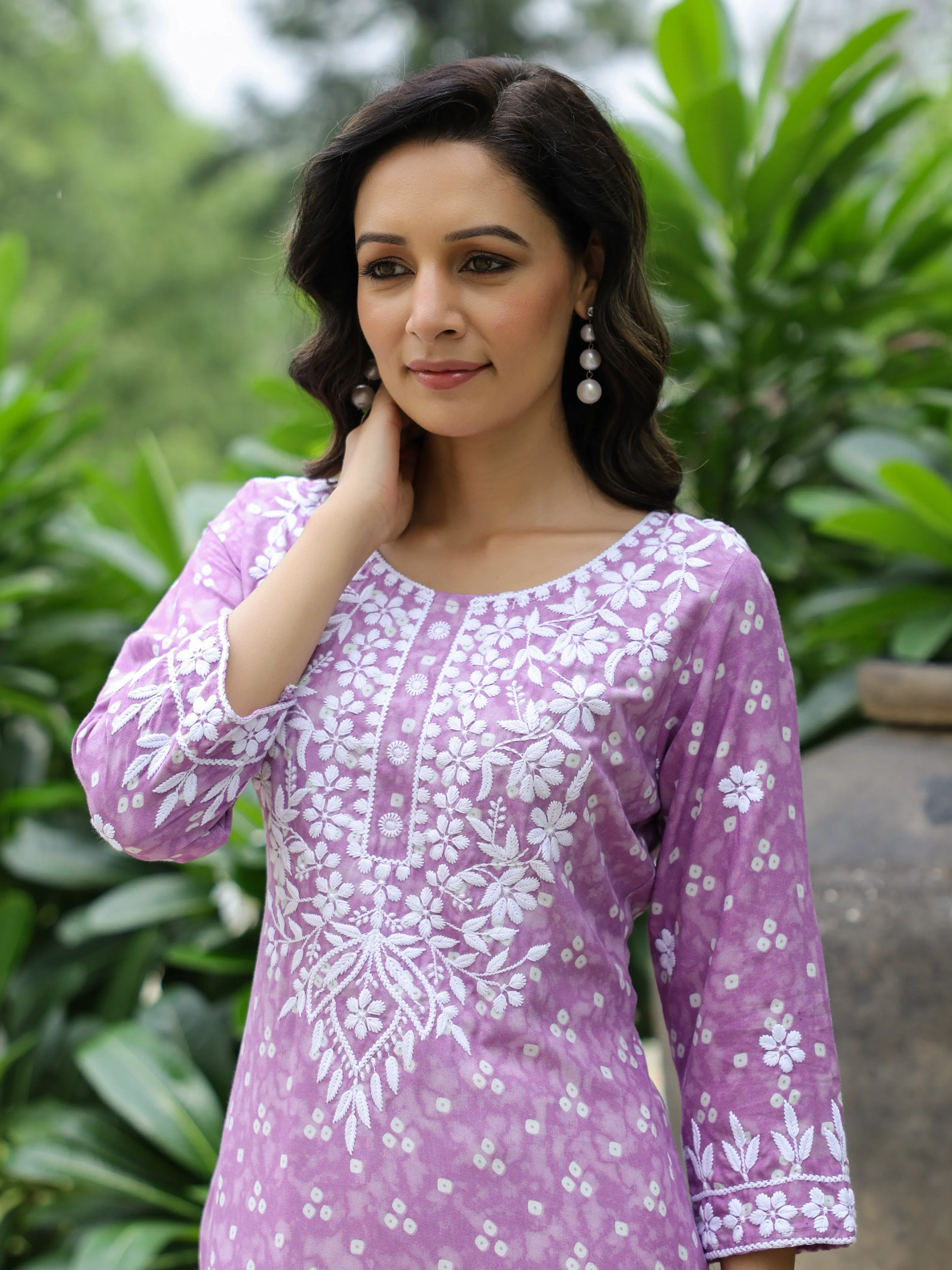 Bandhani Printed & Chikankari Embroidered Straight Fit Kurta - Lavender