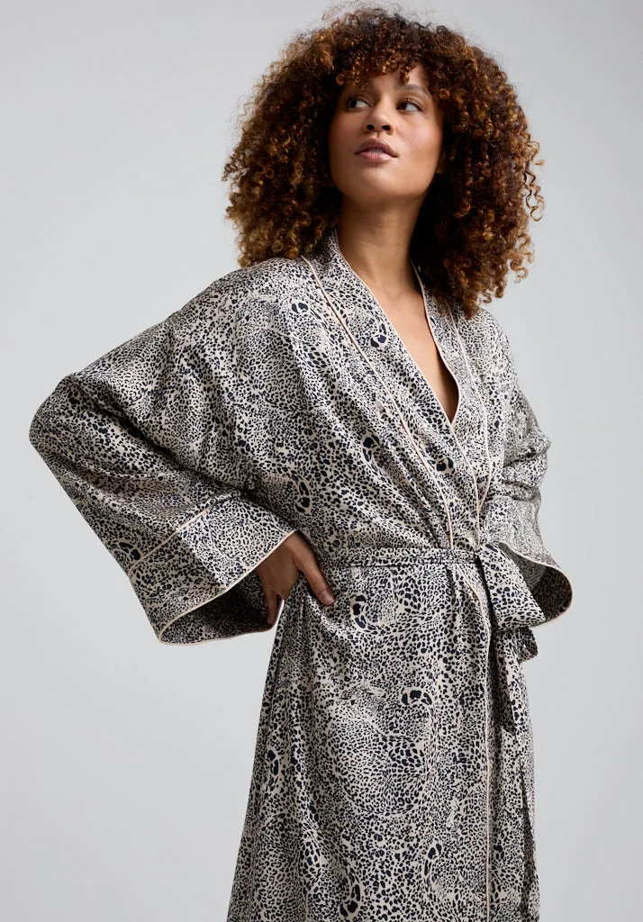 Corina Kimono Style Hidden Leopard Print Robe In Cream