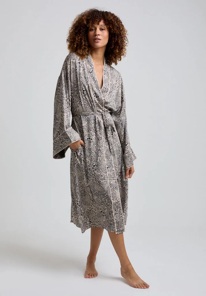 Corina Kimono Style Hidden Leopard Print Robe In Cream