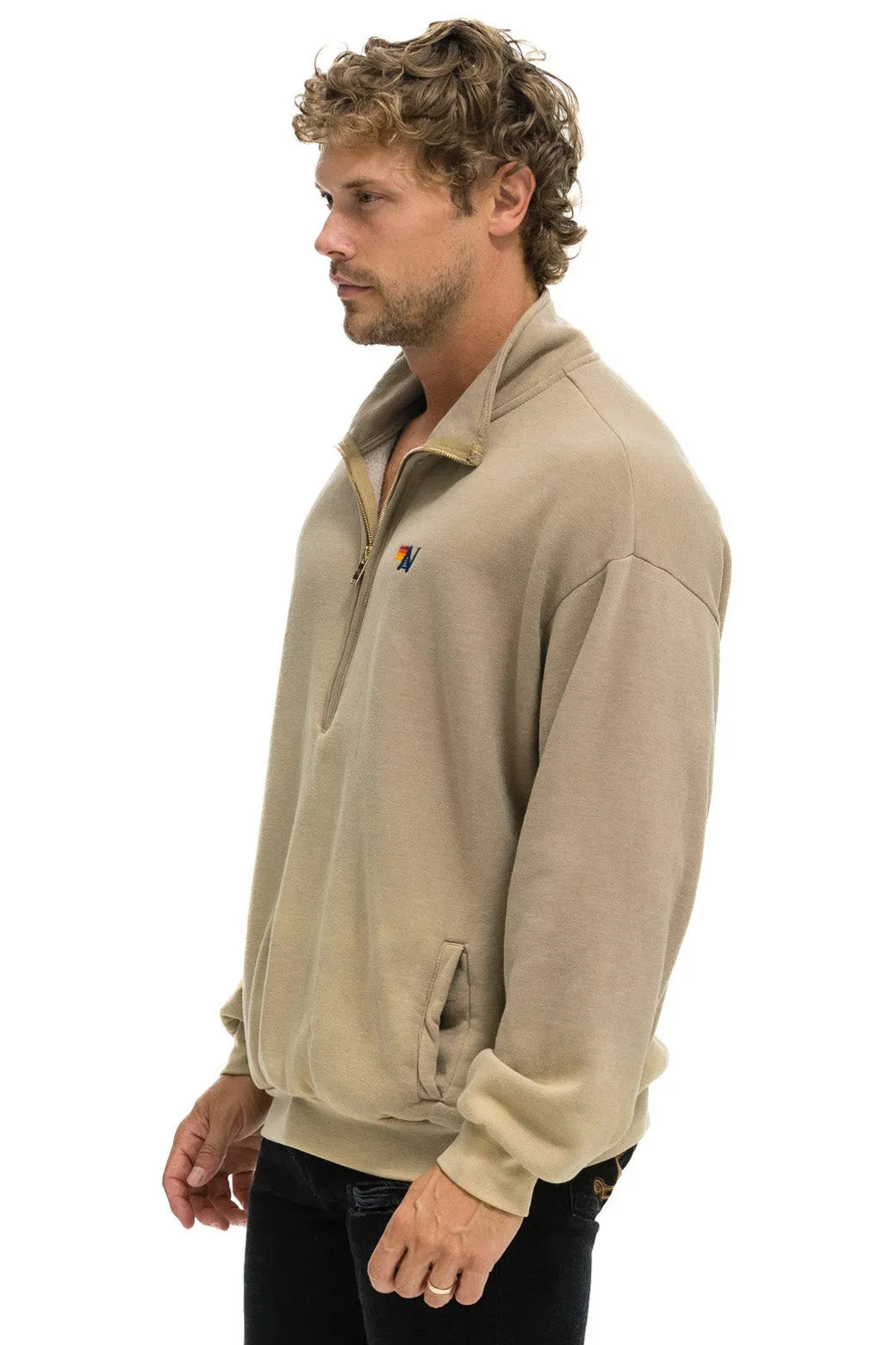 ESSENTIAL HALF ZIP RELAXED SWEATSHIRT - FADED TAN