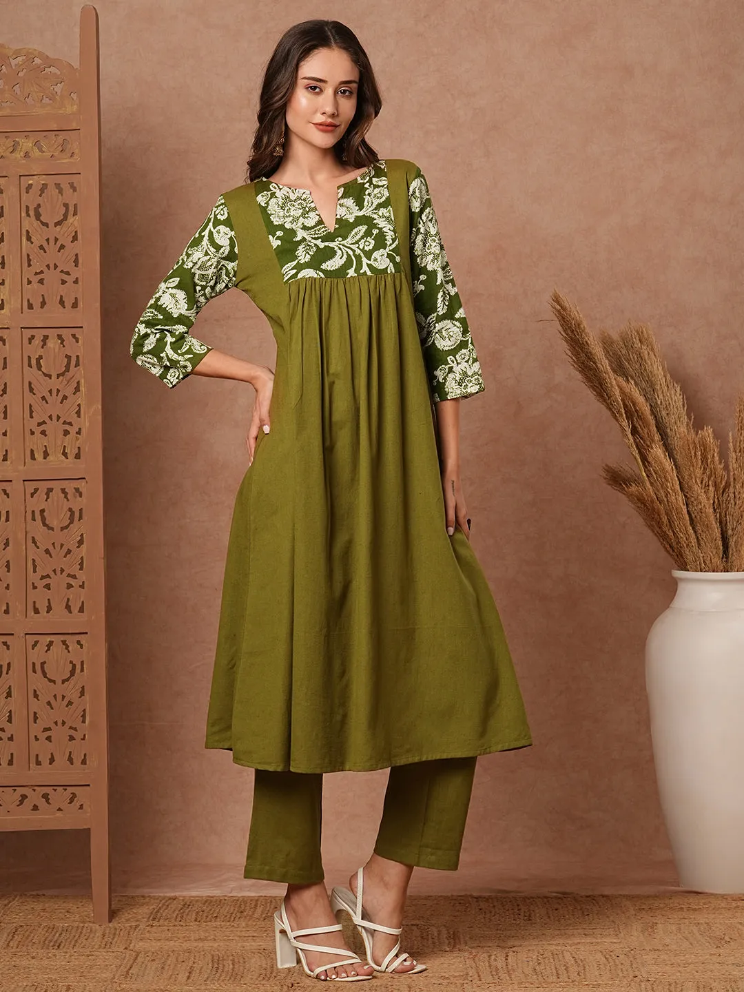 Ethnic Floral Printed Solid A-Line Kurta with Pant - Olive Green