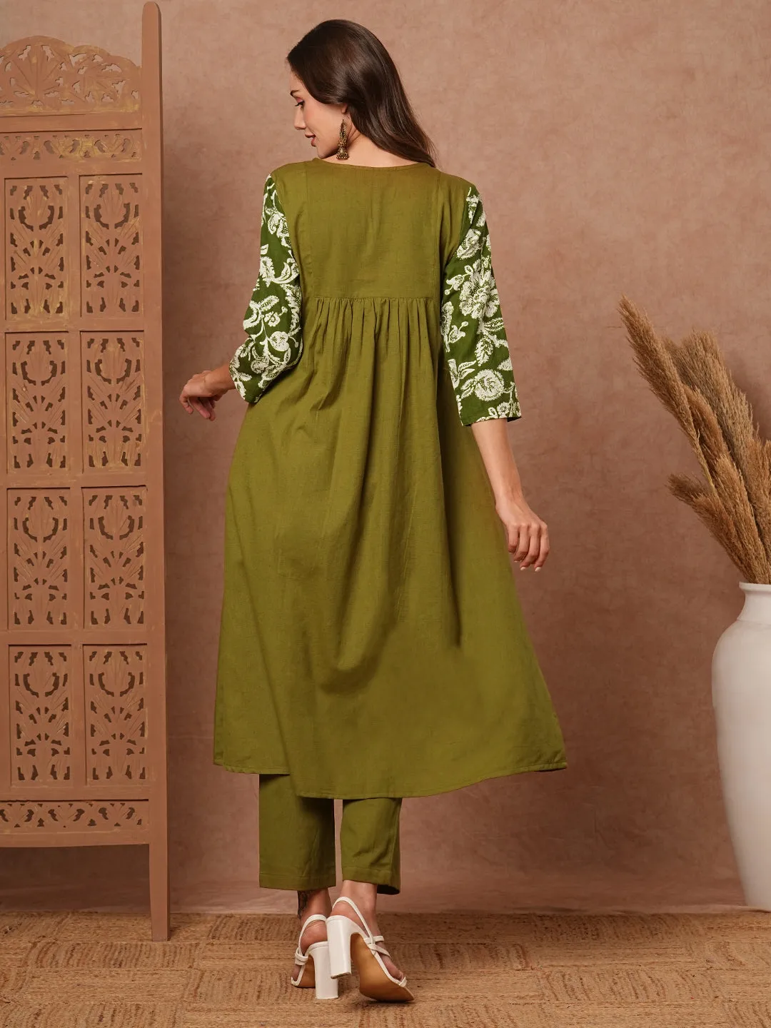 Ethnic Floral Printed Solid A-Line Kurta with Pant - Olive Green