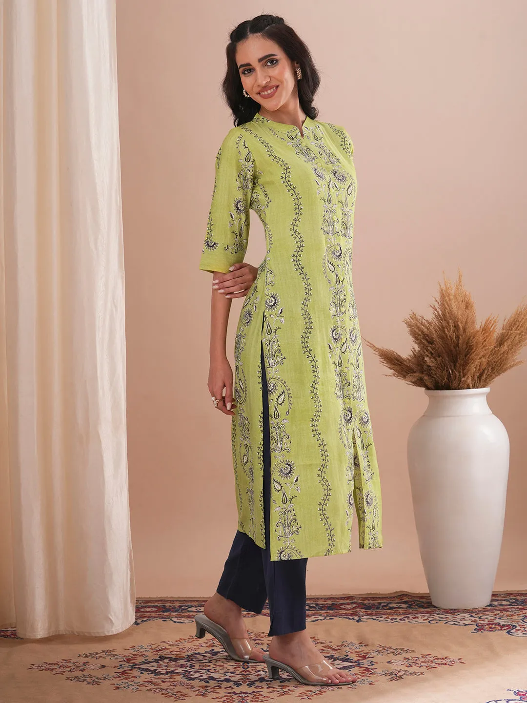 Ethnic Floral Printed Straight Fit Kurta - Green