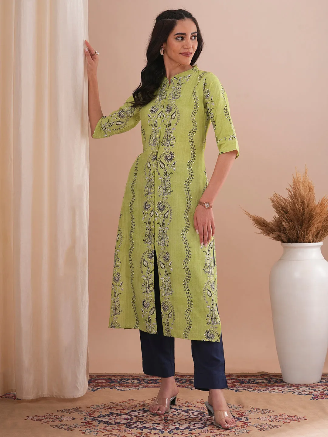 Ethnic Floral Printed Straight Fit Kurta - Green