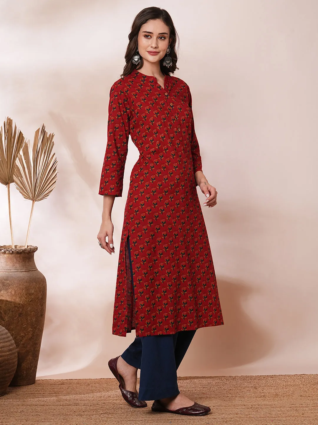 Ethnic Floral Printed Straight Fit Kurta - Red