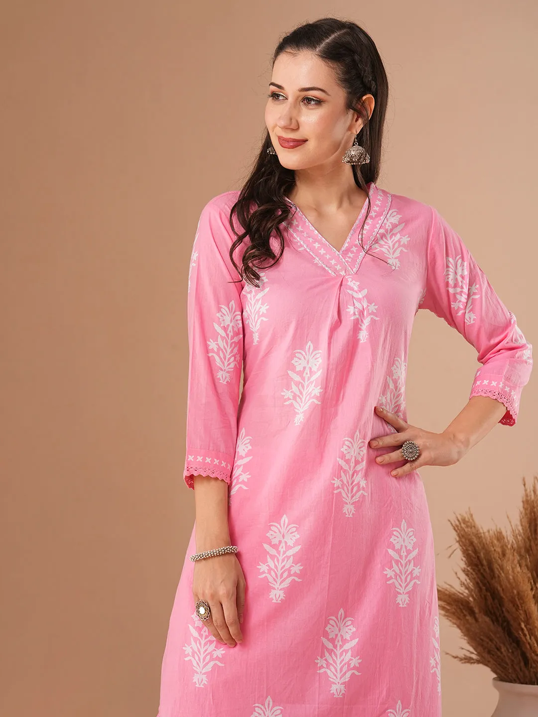 Ethnic Floral Printed Straight Fit Kurta with Pant - Pink