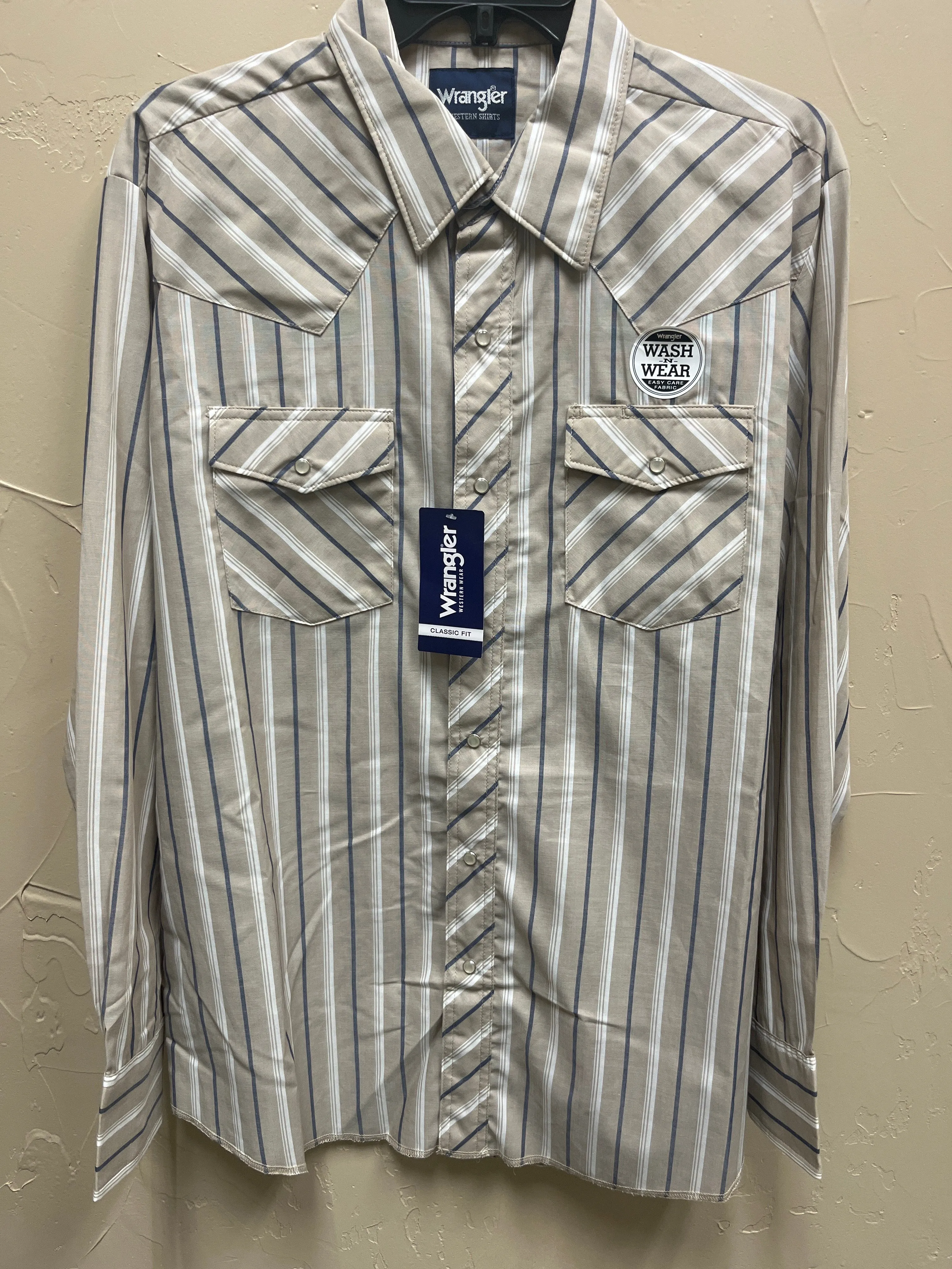 Mens Blue and Tan Wrangler Button Up Shirt