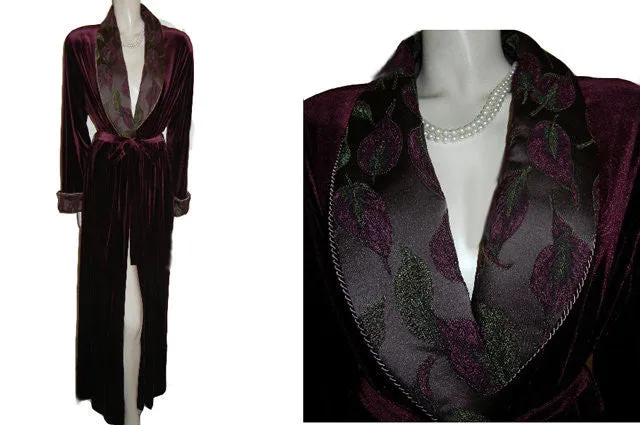 *NEW - GORGEOUS DIAMOND TEA LUXURIOUS WRAP-STYLE SPANDEX VELVET VELOUR ROBE IN TUSCAN WINE WITH BROCADE FLORAL & LEAVES COLLAR & CUFFS - SIZE MEDIUM - WOULD MAKE A WONDERFUL GIFT