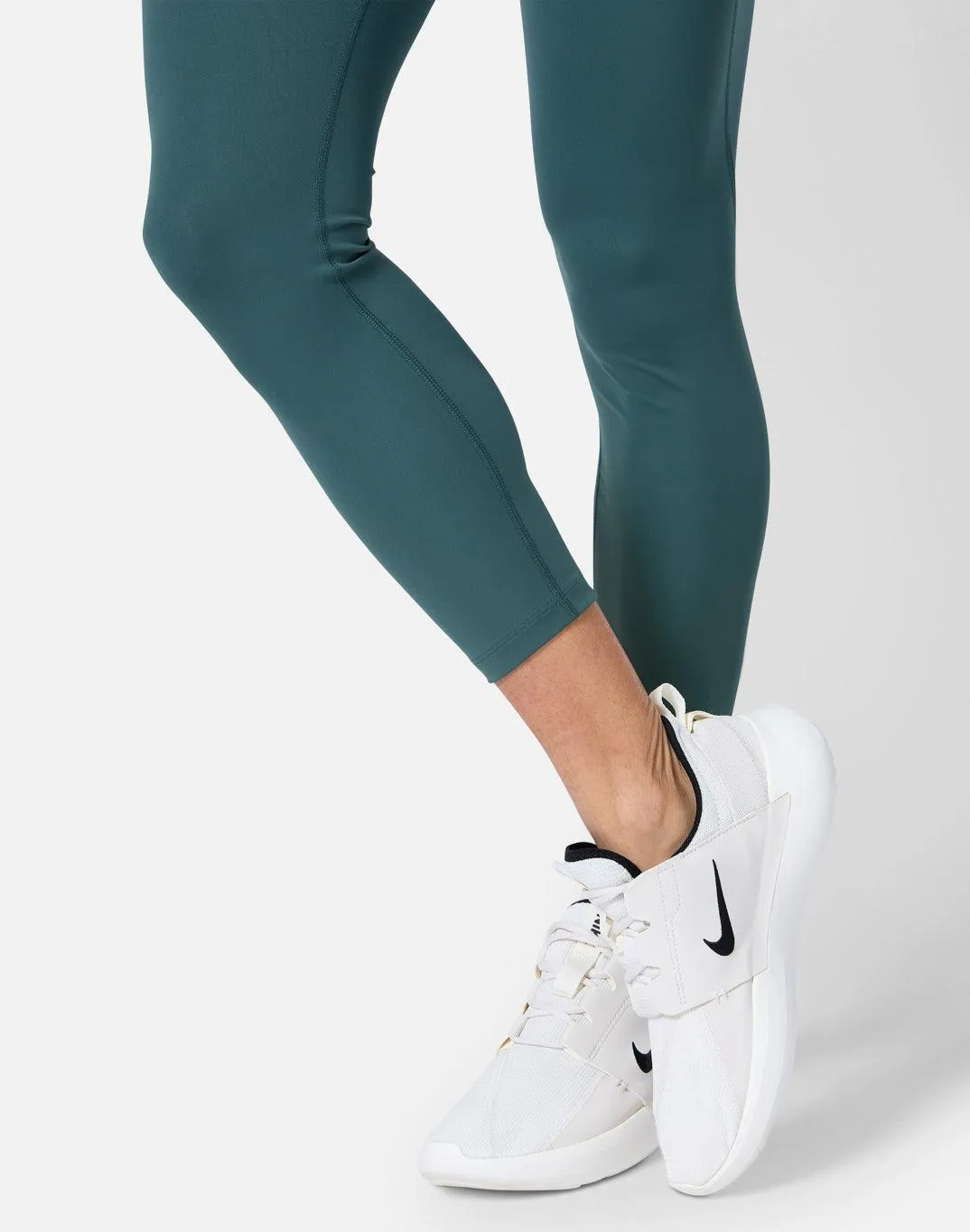 Relentless Steady 7/8 Legging in Sage